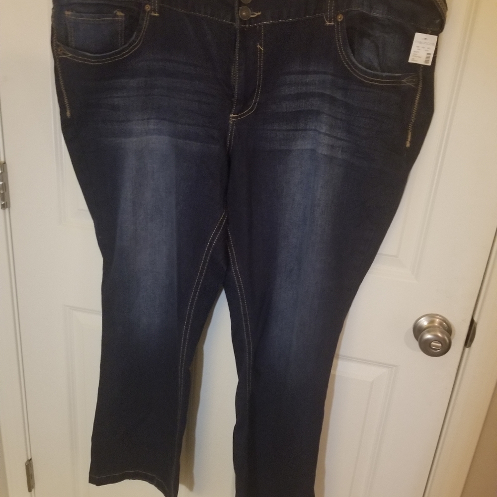 Maurice's size 26 short jeans NWT